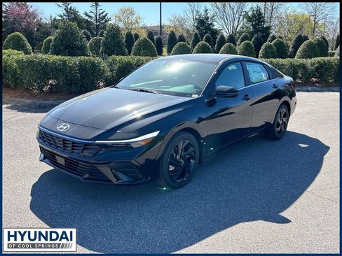 New 2026 Hyundai Elantra SEL Sport Premium FWD image 3
