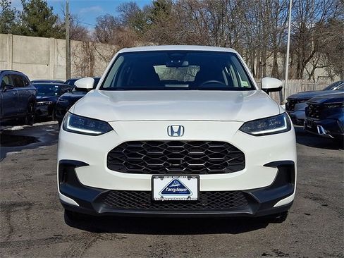 Certified 2023 Honda HR-V LX image 2