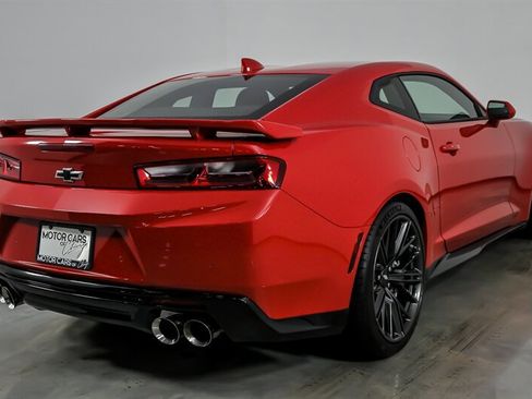 Used 2018 Chevrolet Camaro ZL1 RWD image 12