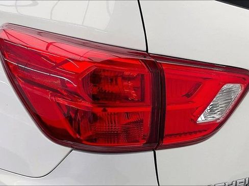 Used 2020 Nissan Pathfinder SL AWD/4WD image 30
