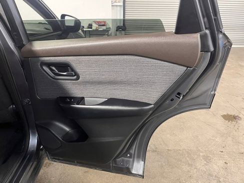 Used 2023 Nissan Rogue S image 15