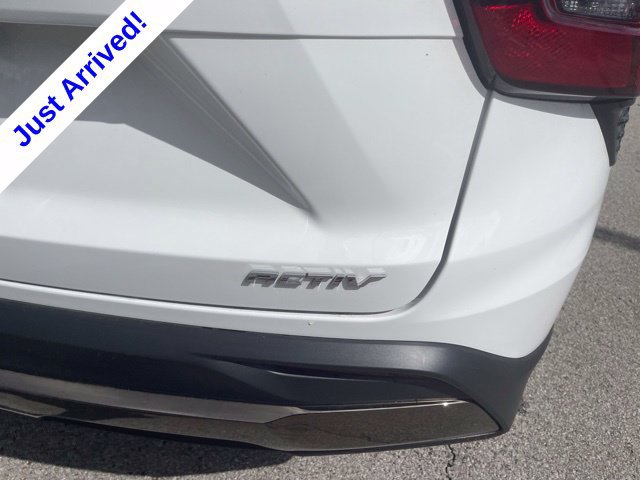 Used 2024 Chevrolet Trax ACTIV w/ Sunroof Package FWD image 5
