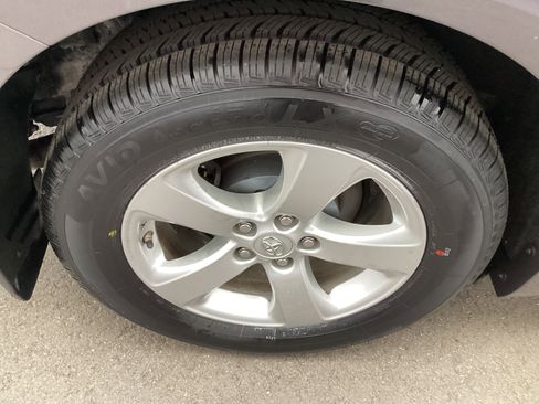Used 2015 Toyota Sienna L image 21