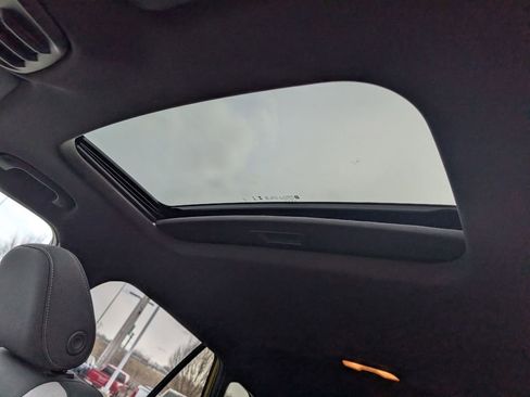 Used 2024 Chevrolet Trax RS w/ Sunroof Package image 19