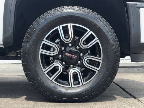 Used 2024 GMC Sierra 2500 Denali Ultimate AWD/4WD image 9