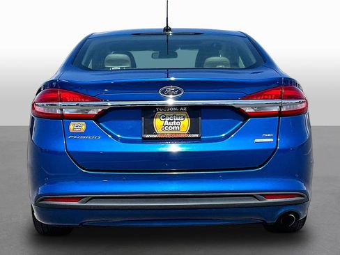 Used 2017 Ford Fusion SE w/ Fusion SE Technology Package FWD image 4