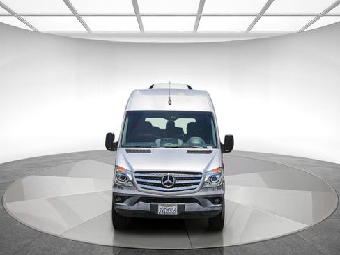 Used 2016 Mercedes-Benz Sprinter 2500 image 6
