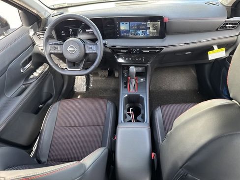 New 2025 Nissan Kicks SR image 30