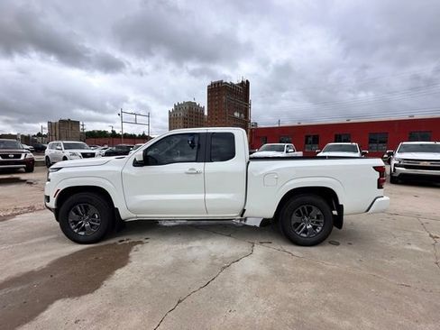 New 2025 Nissan Frontier SV w/ SV Convenience Package image 5