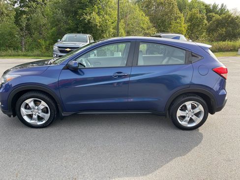 Used 2016 Honda HR-V LX image 4