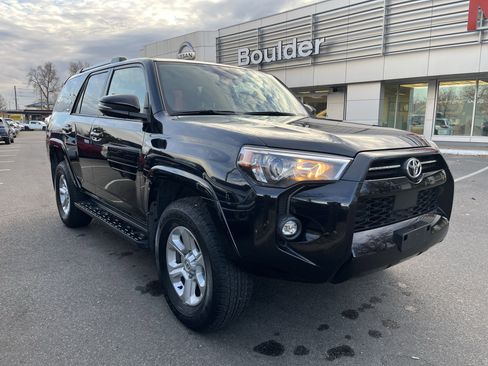 Used 2024 Toyota 4Runner SR5 Premium image 2
