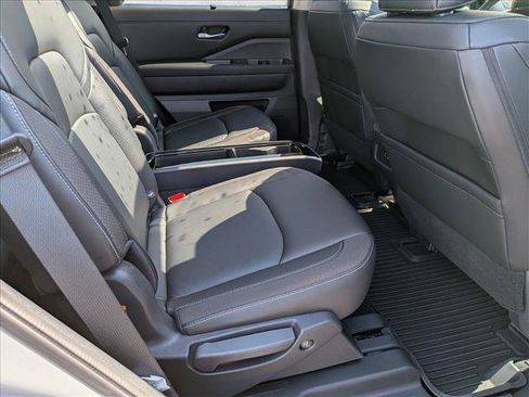 Used 2025 Nissan Pathfinder SL w/ SL Premium Package FWD image 21