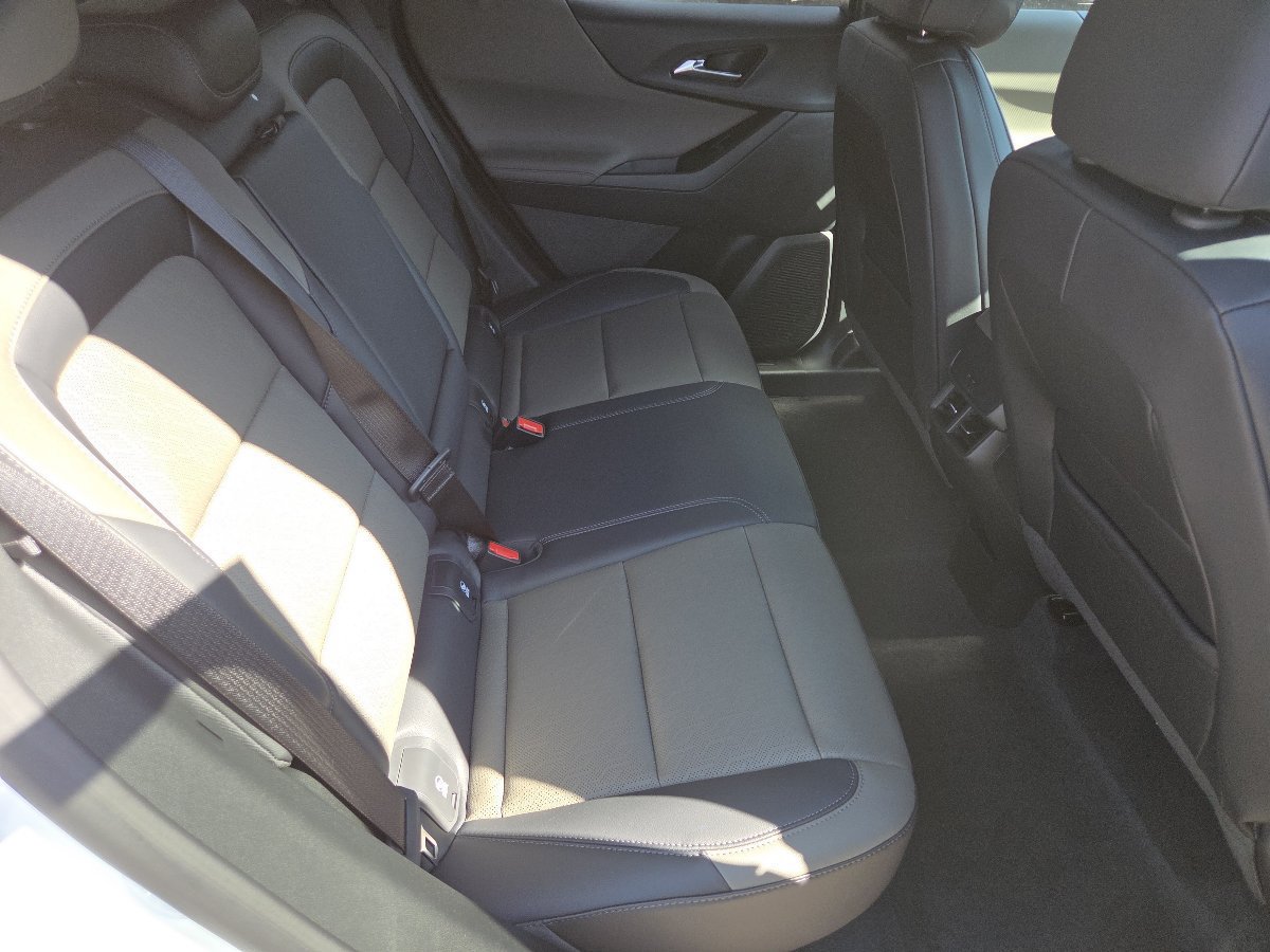New 2027 Chevrolet Equinox LT w/ Convenience Package II FWD image 25