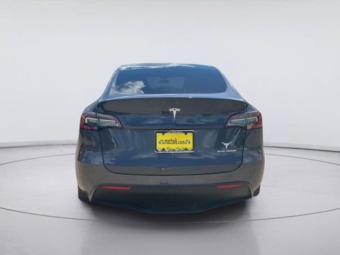 Used 2022 Tesla Model Y Long Range AWD/4WD image 5