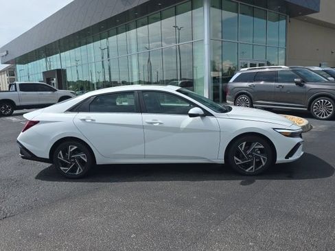 New 2026 Hyundai Elantra Limited FWD image 20