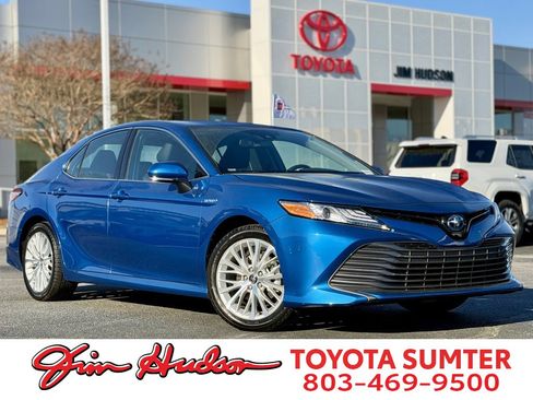 Used 2020 Toyota Camry XLE image 1