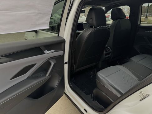 New 2026 Volkswagen Tiguan SE R-Line image 27