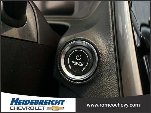 Used 2022 Chevrolet Bolt EUV LT w/ Convenience Package image 27