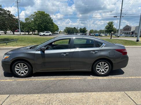 Used 2018 Nissan Altima 2.5 S w/ S Convenience Package FWD image 9