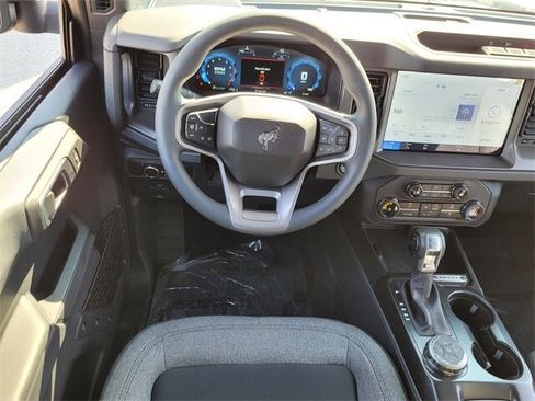 New 2025 Ford Bronco 4-Door image 7