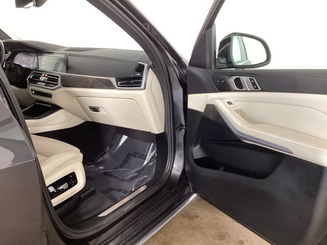 Used 2022 BMW X5 xDrive40i w/ Luxury Seating Package AWD/4WD image 22