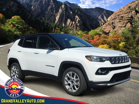 Used 2025 Jeep Compass Limited AWD/4WD image 1