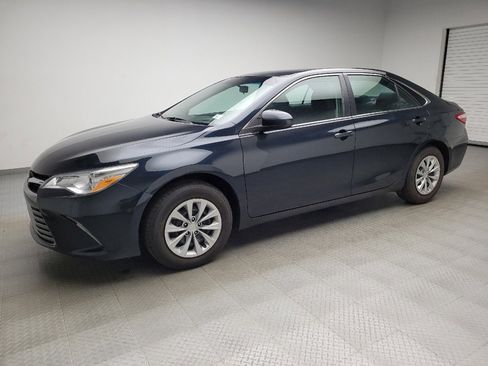 Used 2017 Toyota Camry LE FWD image 2