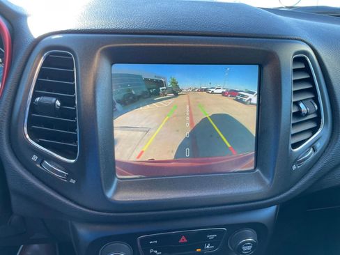 Used 2021 Jeep Compass Trailhawk image 19