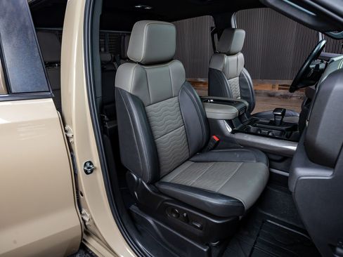 Used 2022 Chevrolet Silverado 1500 ZR2 w/ Technology Package image 31