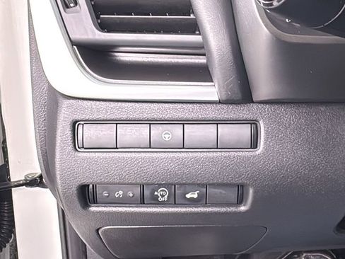 Used 2023 Nissan Rogue SV w/ SV Premium B Package image 33