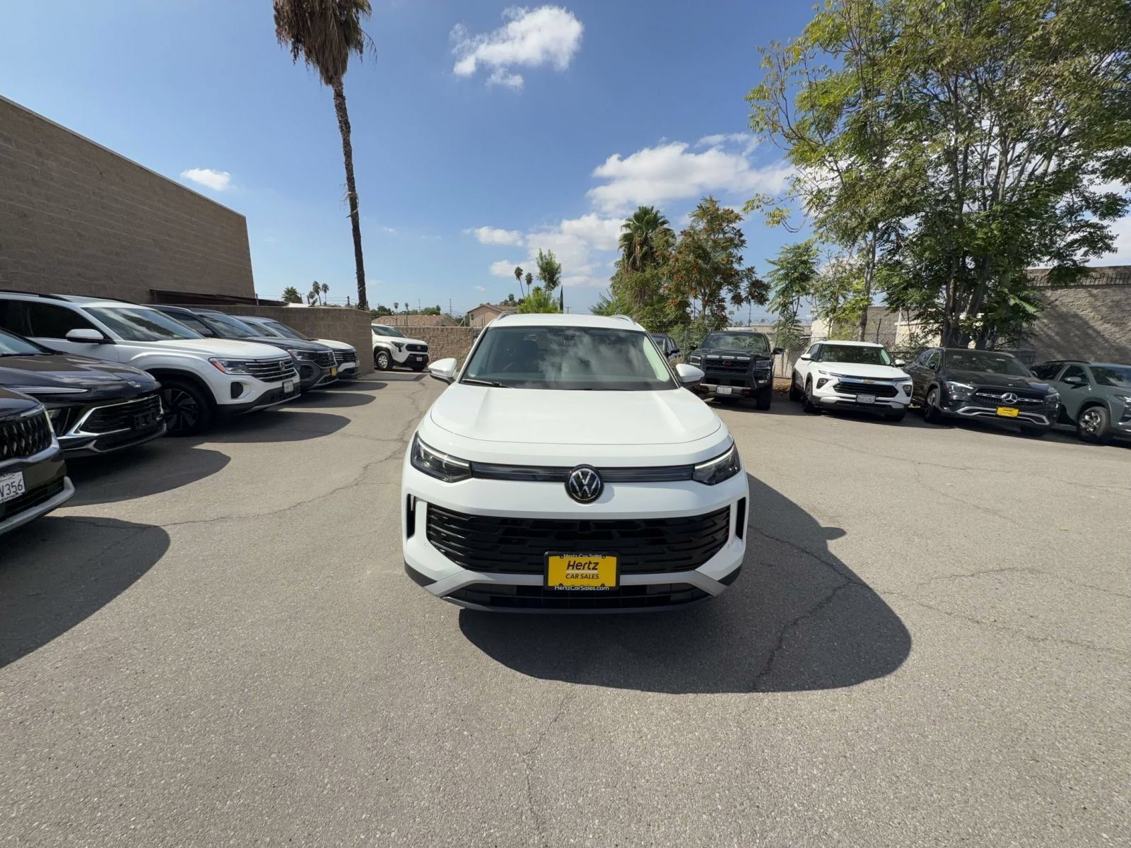 Used 2026 Volkswagen Tiguan SE AWD/4WD image 4