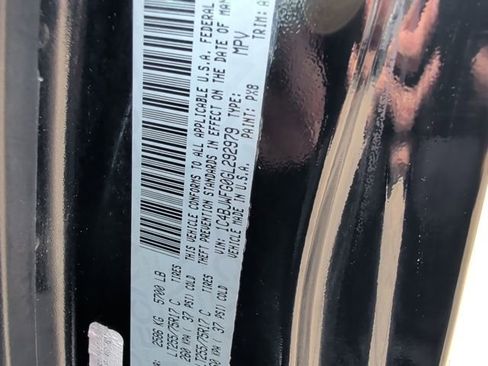 Used 2016 Jeep Wrangler Unlimited Rubicon w/ Connectivity Group image 35