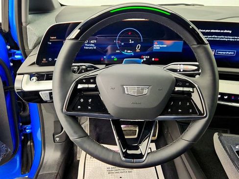 Used 2025 Cadillac Optiq Luxury 1 image 12