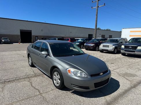 Used 2009 Chevrolet Impala LT FWD image 1