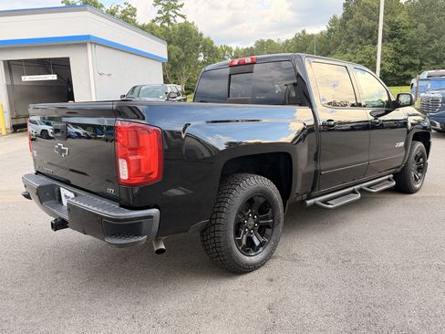 Used 2017 Chevrolet Silverado 1500 LTZ Z71 w/ LTZ Plus Package AWD/4WD image 12