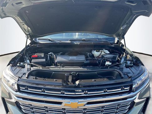 Used 2023 Chevrolet Suburban Premier image 35