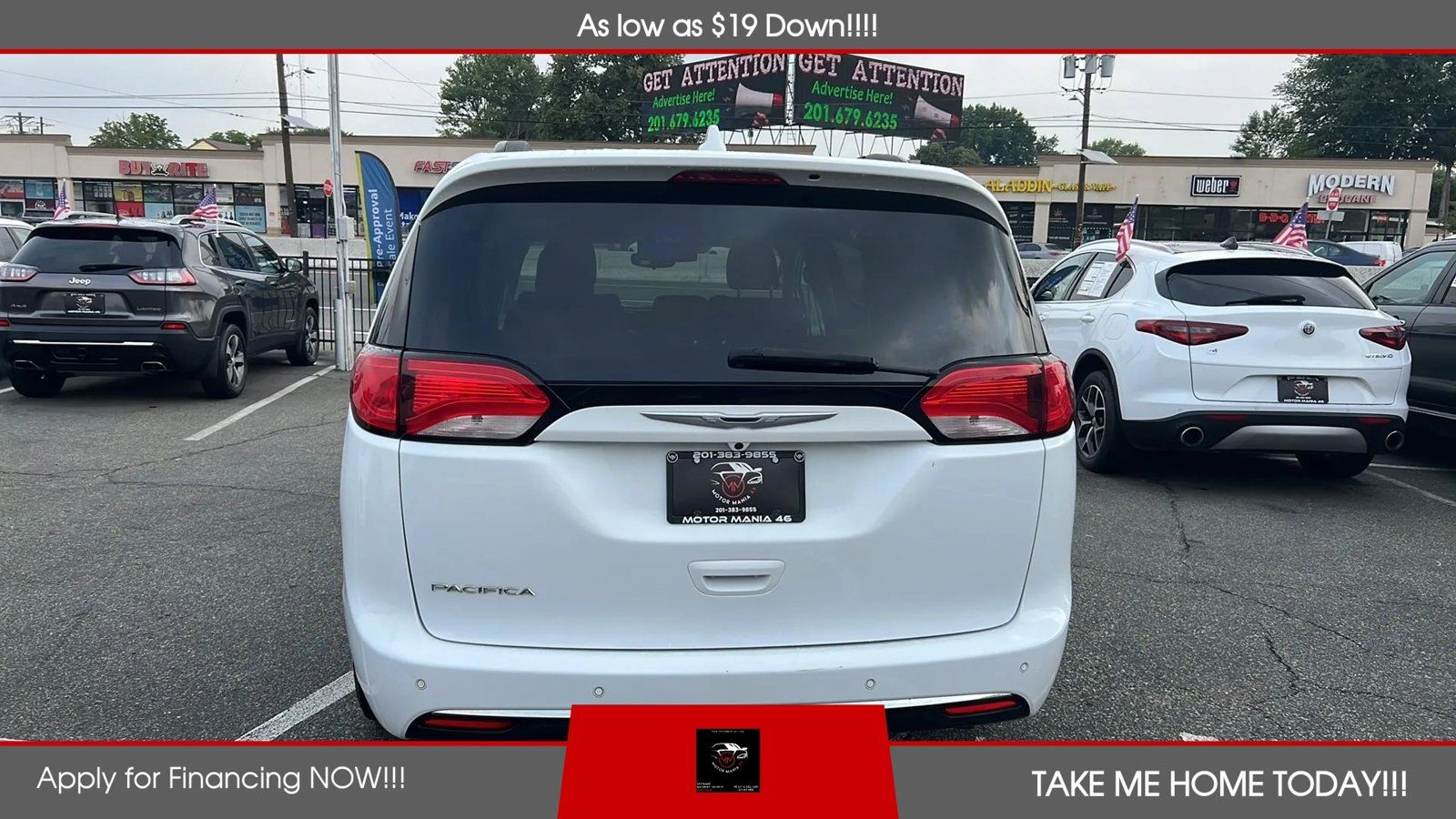 Used 2017 Chrysler Pacifica Touring-L FWD image 5