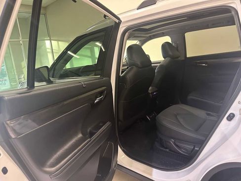 Certified 2025 Toyota Highlander Platinum image 24