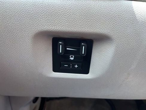 Used 2013 GMC Sierra 2500 SLT w/ Entertainment Package image 24