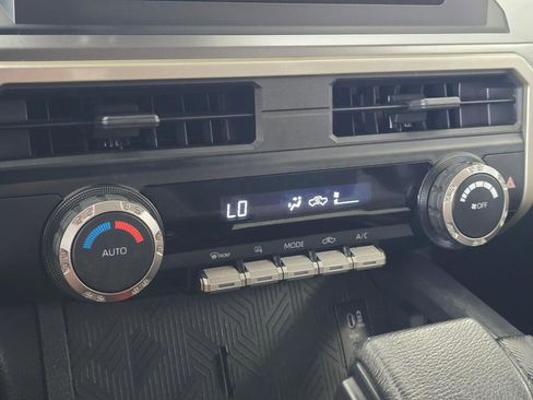 Used 2024 Toyota Tacoma TRD Off-Road AWD/4WD image 31