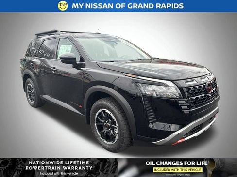 New 2026 Nissan Pathfinder Rock Creek w/ Rock Creek Premium Package AWD/4WD image 8