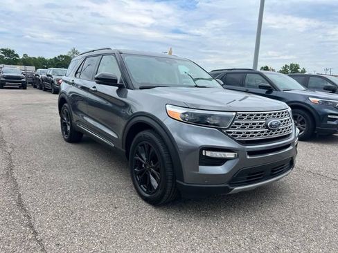 Certified 2023 Ford Explorer Limited w/ Equipment Group 301A AWD/4WD image 3