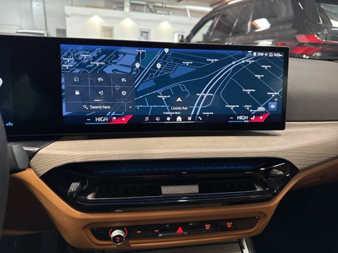 Used 2025 BMW 330i xDrive Sedan image 30