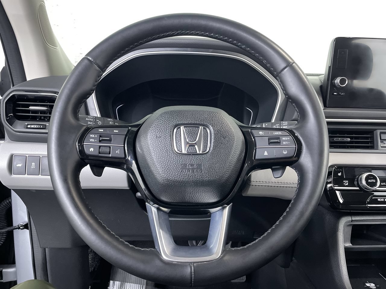 Used 2023 Honda Pilot EX-L image 14