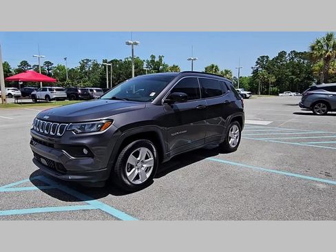 Used 2022 Jeep Compass Latitude image 21
