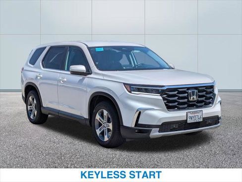 Certified 2025 Honda Pilot EX-L image 4