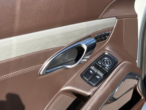 Used 2015 Porsche 911 Turbo S image 27