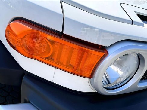 Used 2014 Toyota FJ Cruiser w/ Upgrade Package image 26