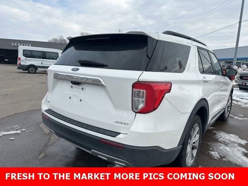Used 2022 Ford Explorer XLT w/ Equipment Group 202A image 9