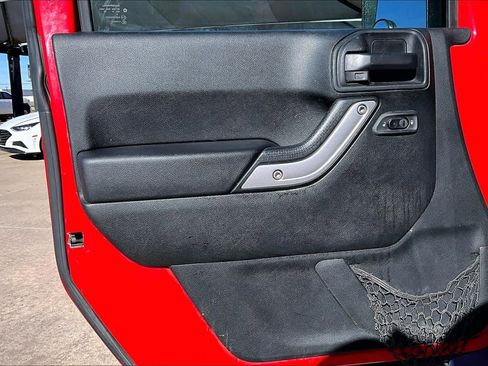 Certified 2018 Jeep Wrangler Unlimited Sahara w/ Connectivity Group image 21